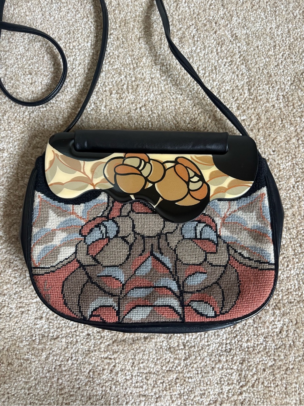 Vintage 1980s Patricia smith moon bag crossbody